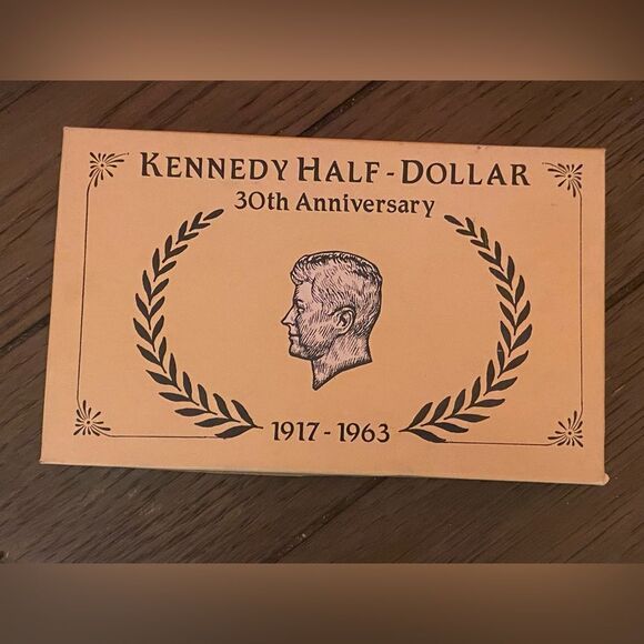 30th Anniversary Kennedy Half Dollar and Cherokee Knife set - Picture 4 of 10